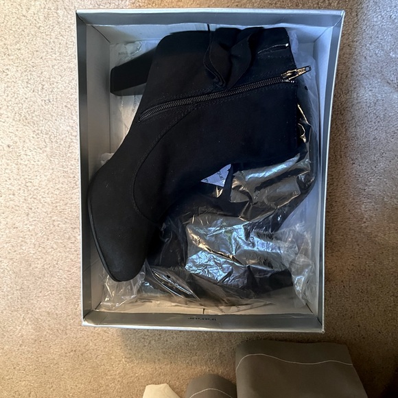 CloudWalkers New Black Wide Width Boot - Picture 2 of 6